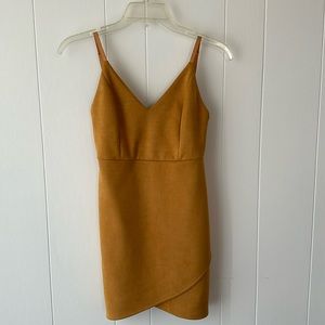 Blue Blush Suede yellow orange. Fits like 0P.